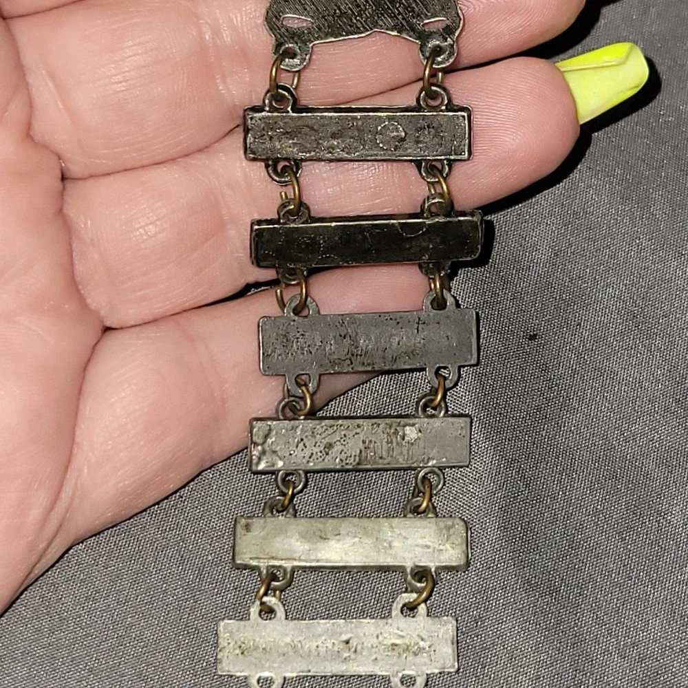 Vtg U.S. Army WW II Expert Marksmanship Rifle Bayonet Badge